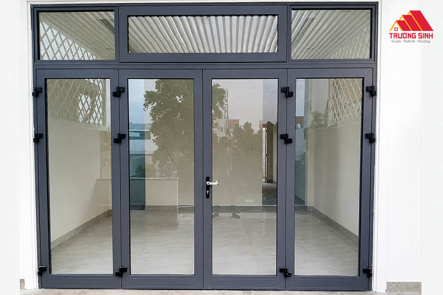 Mẫu cửa nhôm kính có ô thoáng phía trên đẹp